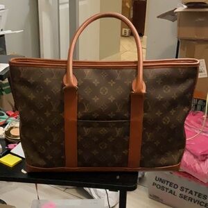 LV Weekender